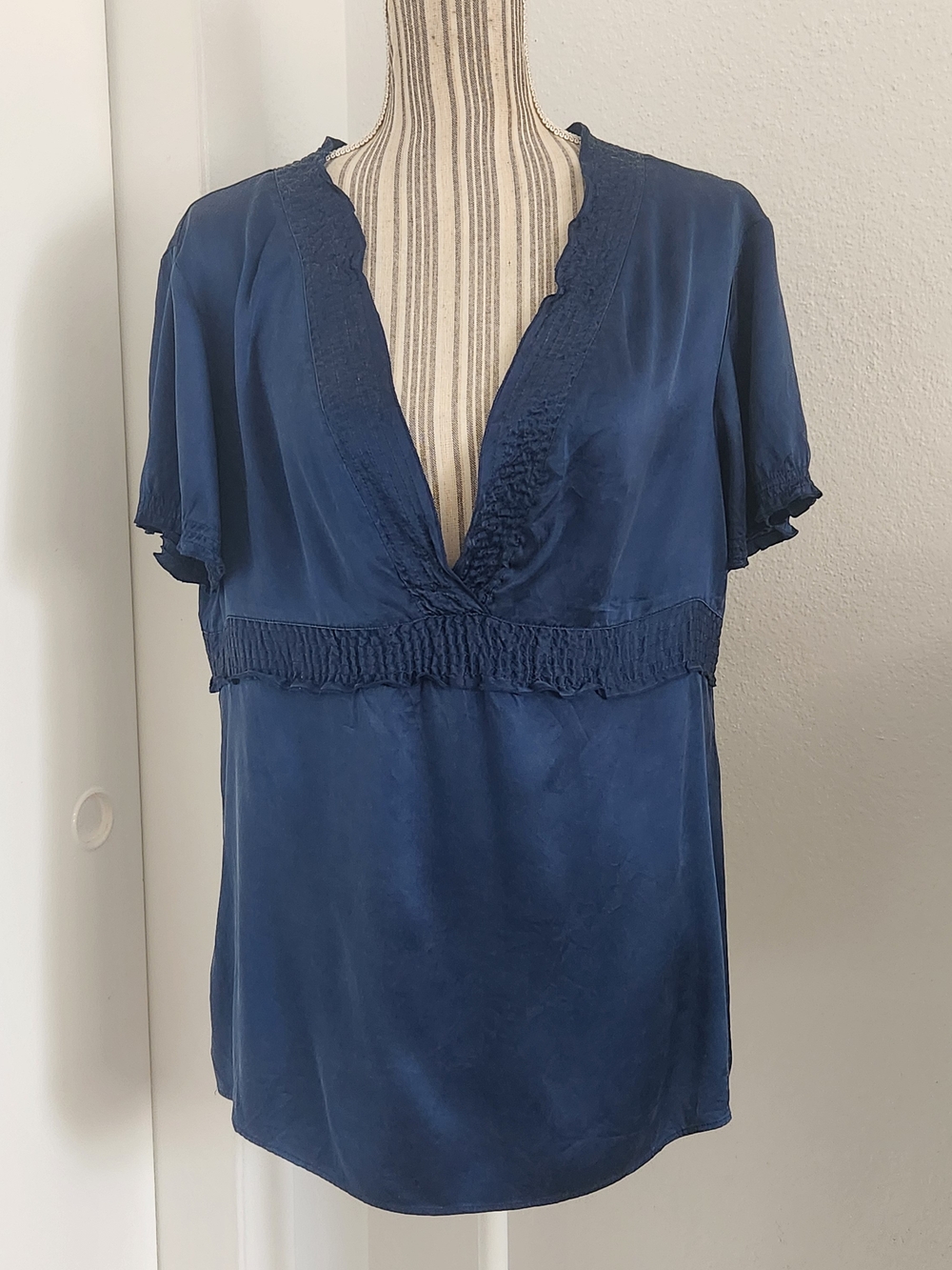 BCBGMaxAzria Navy Silk V-Neck Smocked Waist Blouse